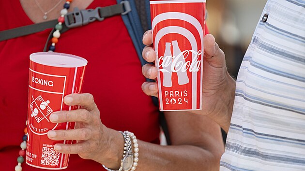 Spolenost Coca-Cola v prohlen uvedla, e podporuje ambice her snit mnostv jednorzovch plast a zavzala se ke sniovn mnostv odpadu. (31. ervence 2024)