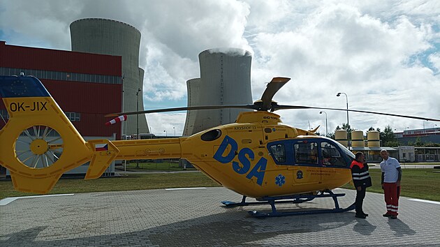 Nov heliport stoj kousek od chladicch v temelnsk elektrrny. Bude slouit vhradn zchranm a bezpenostnm slokm.