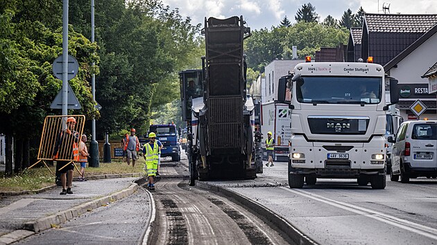 V �í�anech u Prahy za�íná rozsáhlá rekonstrukce �ernokostelecké ulice. (1....