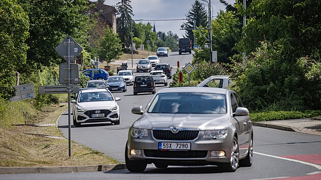 V anech u Prahy zan rozshl rekonstrukce ernokosteleck ulice. Na snmku je dopravn situace na objzdn trase v Olivov ulici. (1. srpna 2024)