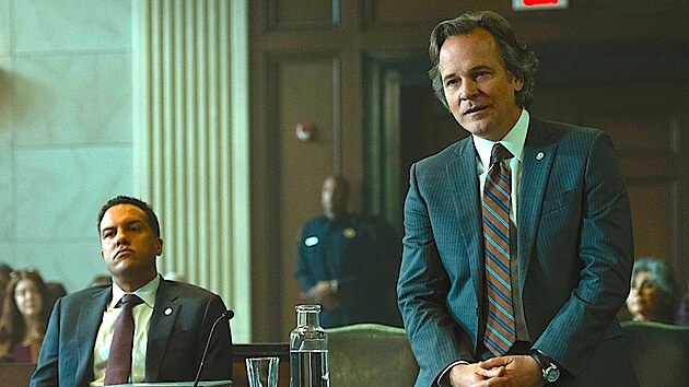 Peter Sarsgaard je jako Tommy legendrn.