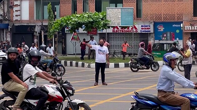 V Banglad�i zmizeli policist�, dopravu musej� ��dit studenti