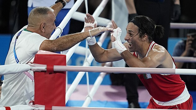 Alrsk boxerka Imn Chalfov slav zisk zlat medaile.