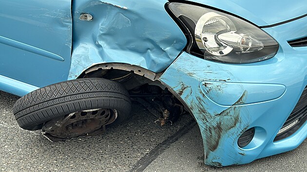 idi Toyoty pod vlivem alkoholu ujel z msta nehody v prask ulici Sdruen. V ulici 5. kvtna mu vak vlivem pokozen auta upadlo kolo. Zasahovala policie i zchrani. (3. srpna 2024)