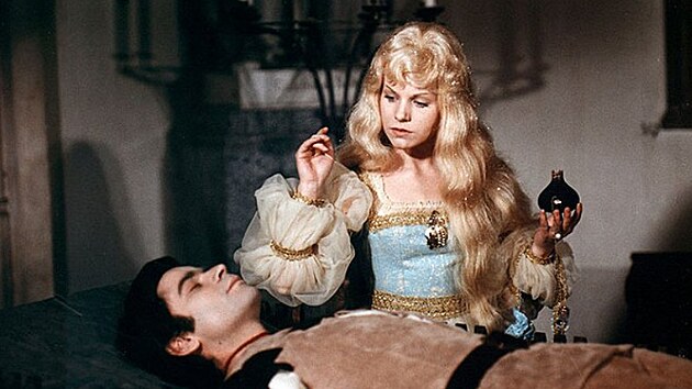 Petr �t�p�nek a Jorga Kotrbov� v poh�dce Zlatovl�ska (1973)