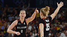 Emma Meessemanová (vlevo) a její belgická spoluhrá�ka Julie Vanloová.