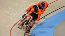 Nizozem�tí dráhoví cyklisté Jeffrey Hoogland, Harrie Lavreysen a Roy van den...
