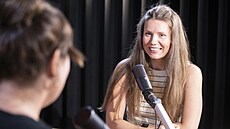 Hostem podcastu NA KAFI je psychoterapeutka Lucia Rott.