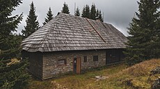 Poni�ená st�echa Roklanské chaty