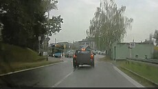 �idi�ka v Ostrav� si v�imla kli�kujícího auta p�ed sebou a nahlásila jej...