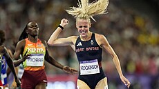 Britka Keely Hodgkinsonová se raduje z olympijského triumfu v b�hu na 800 metr�.