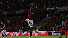 Radost spar�anského st�elce Victora Olatunjiho po vyrovnávacím gólu proti FCSB.