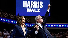 Kamala Harisová a Tim Walz na mítinku ve Filadelfii (6. srpna 2024)