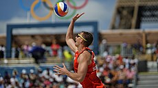 David Schweiner podává v osmifinále.