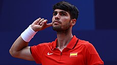 �pan�lský tenista Carlos Alcaraz po zisku d�le�itého bodu.