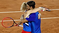 Kateřina Siniaková a Tomáš Macháč po postupu do finále smíšené čtyřhry.