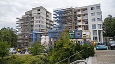 Výstavba nových byt� v ulici Nad Strán�mi ve Zlín�. (srpen 2024)