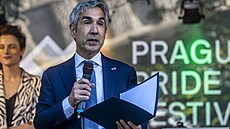 Na oficiální zahájení Prage Pride na Steleckém ostrov dorazil i americký...