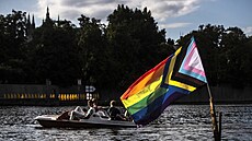 Na zahájení festivalu LGBT+ lidí Prague Pride na praském Steleckém ostrov 5....