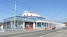 Vozovna v brnnském Komín, je slouí dopravnímu podniku od roku 1997, je...