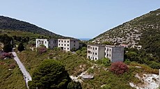 Kushner hodlá stav�t na ostrov� Sazan. P�estaví ruiny vojenských objekt�