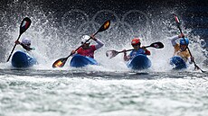 Ji�í Prskavec (vlevo) b�hem kajak krosu.