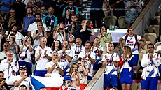 Fanou�ci podporují �eské tenisty.