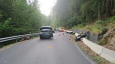 Místo sobotní tragické dopravní nehody osobního automobilu a t�í motocykl� u...