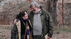 Lena Dunhamová a Stephen Fry ve filmu Rodinný poklad