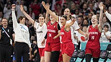 N�mecké basketbalistky slaví trefu.