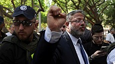 Izraelci prohledávají park ve m�st� Cholon, kde palestinský úto�ník pobodal...