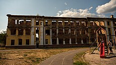 Následky ruského bombardování ukrajinského m�sta Charkova (2. srpna 2024)
