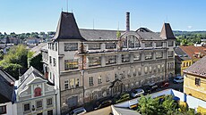 Chátrající areál bývalé Královcovy továrny na výrobu tkanic a r.