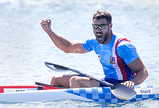 Rychlostní kanoistika na OH 2024 v Pa�í�i. Josef Dostál získává zlato.