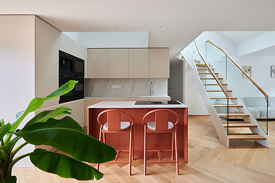 Ve spodní �ásti mezonetu je spole�enská �ást a kuchy�ský kout. Atypické...