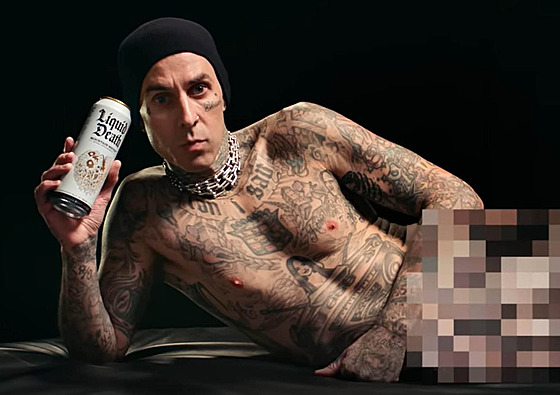 Bubeník skupiny Blink-182 Travis Barker uvedl na trh vlastní sb�ratelskou...