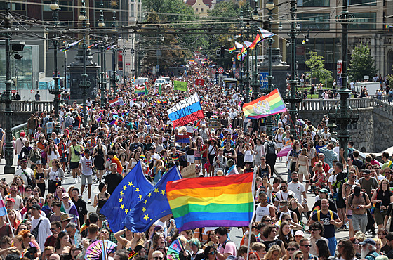 Duhový prvod Prague Pride pichází na praskou Letnou. (10. srpna 2024)
