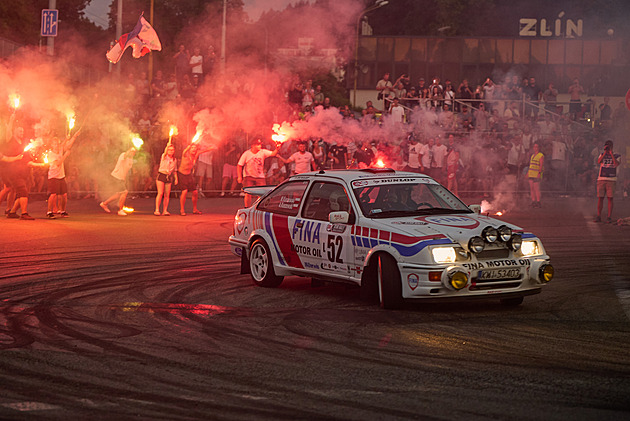 Barum rally v mistrovství Evropy pokračuje, těží i z divácké kulisy