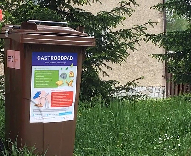 V Lošticích kdosi krade popelnice na gastroodpad. Dělá v nich kvas, míní starostka