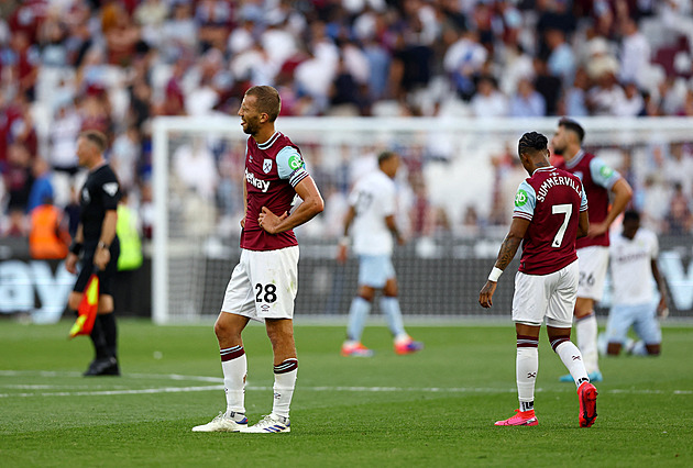 Arsenal s Liverpoolem vykročily vítězně. West Ham prohrál, Souček zahodil šanci