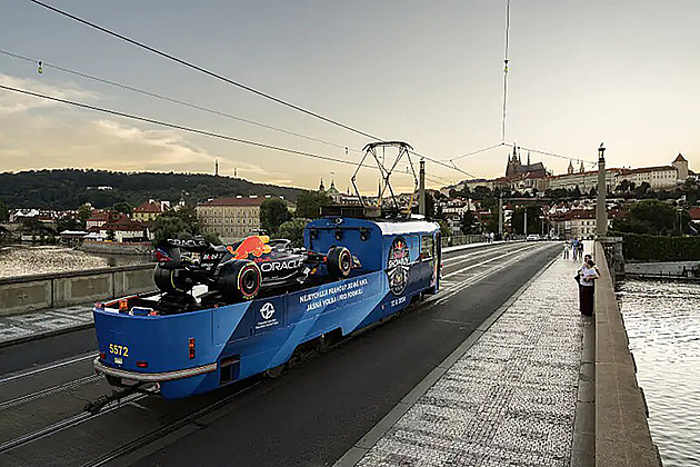 Formule v sobotu rozburácí Prahu. Red Bull přiveze legendární stroj i Coultharda