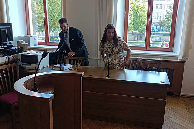 Bití i zavírání dětí na samotce. Za fyzické tresty ve školce dal soud ženě podmínku