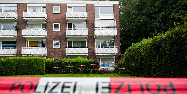 V Hamburku se zřítil balkon se šesti lidmi, jeden utrpěl vážná zranění