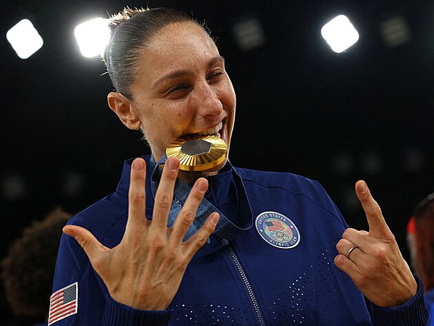 Americk� basketbalistka Diana Taurasiov� vyhr�la u� �estou zlatou olympijskou...