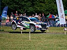 Simon Wagner a Jara Hain bhem rychlostní zkouky na Barum Czech rallye Zlín.