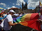 Prahou prochz duhov prvod Prague Pride. (10. srpna 2024)