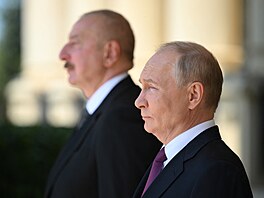 Ruský prezident Vladimir Putin a ázerbájdžánský prezident Ilham Alijev v Baku....
