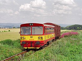 Motorov vz 810.375 v ele smenho vlaku PvO 90240 v seku Dobruka-Pulice -...