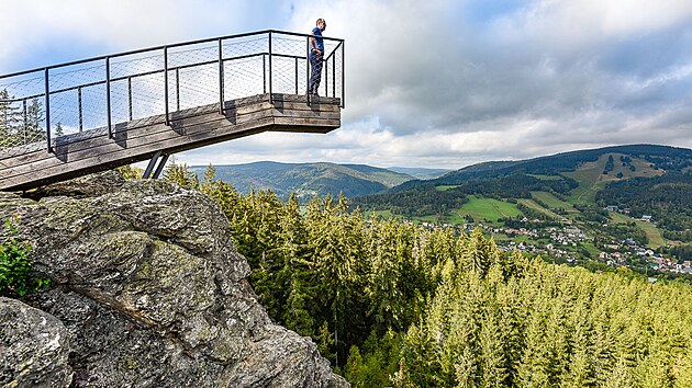 4. Vyhl�dky na Str�i