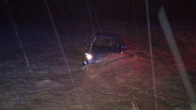 U obce H�ibsko zasahovaly jednotky hasi�� tak� u dvou dopravn�ch nehod, poka�d� se jednalo o osobn� vozidlo, kter� skon�ilo svou cestu kv�li zaplaven� silnici. (18. srpna 2024)